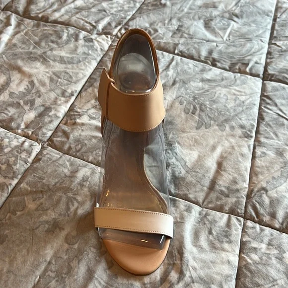 NWT Enzo Angiolini two-tone heel. - Picture 8 of 8